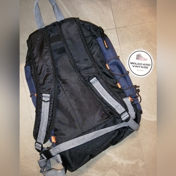 Barqs Has Bite Bag Backpack with Built in Radio - Picture 4 of 7